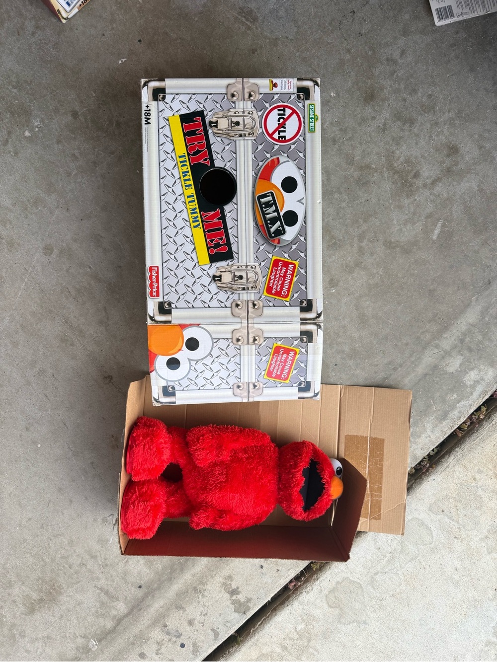 Fisher-Price Bright Tickle Me Elmo 10th Anniversary